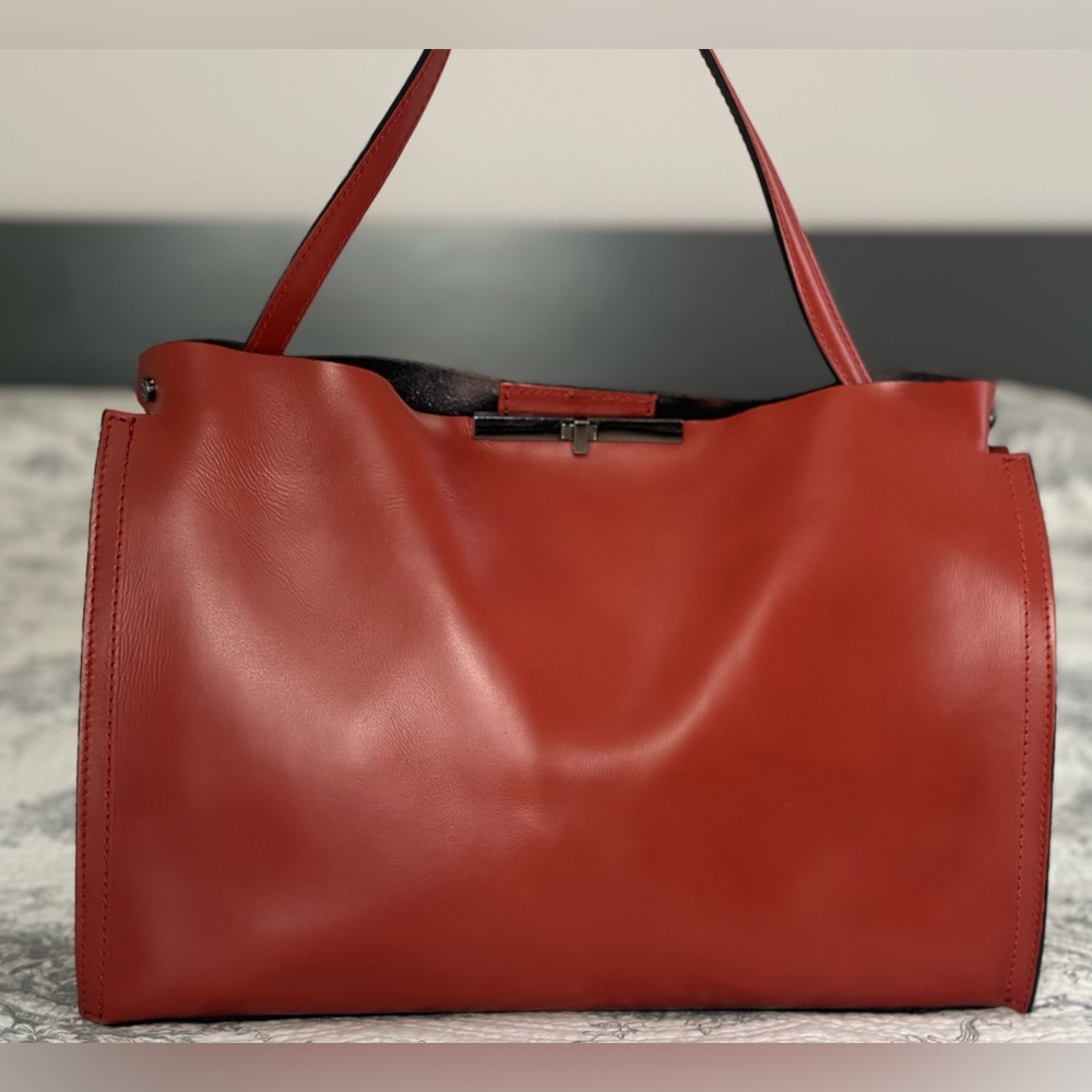 Genuine Gianni Chiarini rusty orange crossbody/shoulder bag. Made in Italy.